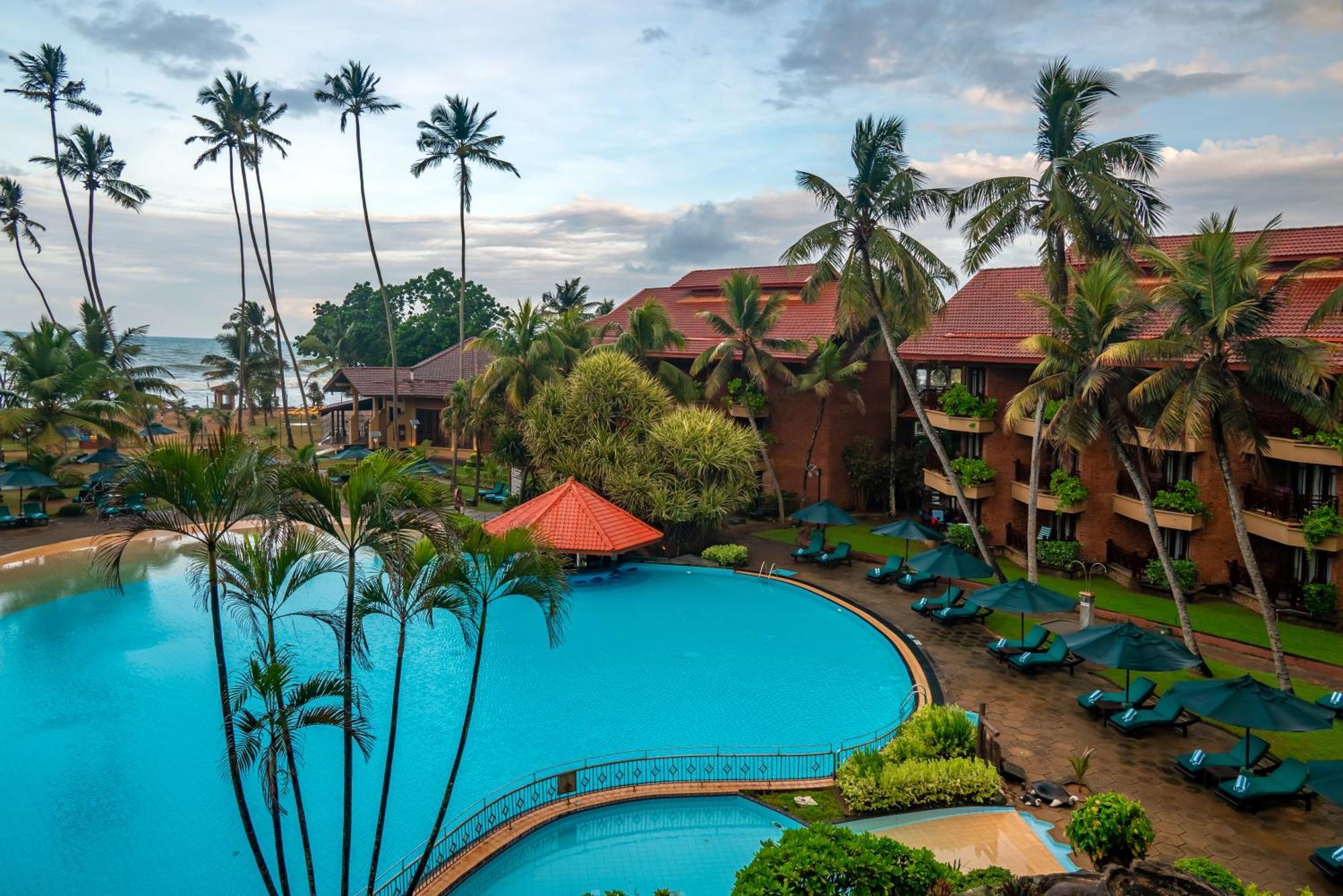 Royal Palms Beach Hotel Kalutara Buitenkant foto