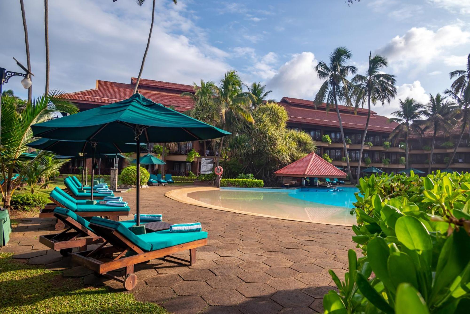 Royal Palms Beach Hotel Kalutara Buitenkant foto