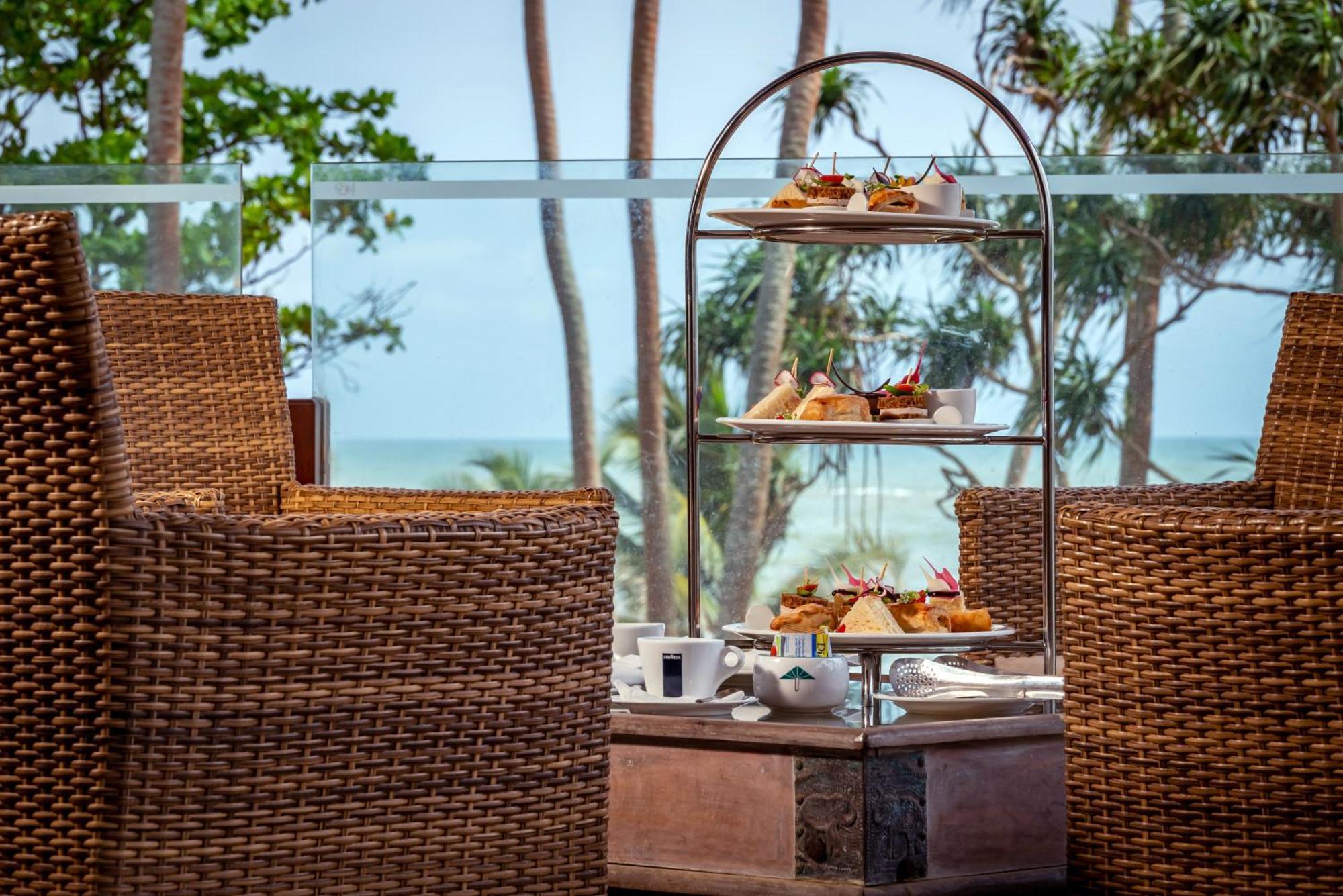 Royal Palms Beach Hotel Kalutara Buitenkant foto